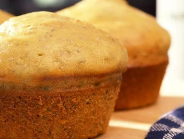 Brioșe fără gluten cu lămâie și semințe de chia