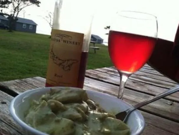 File de eglefin din Insulă fierte în sos de curry verde picant, inspirat din Insula Prințului Edward