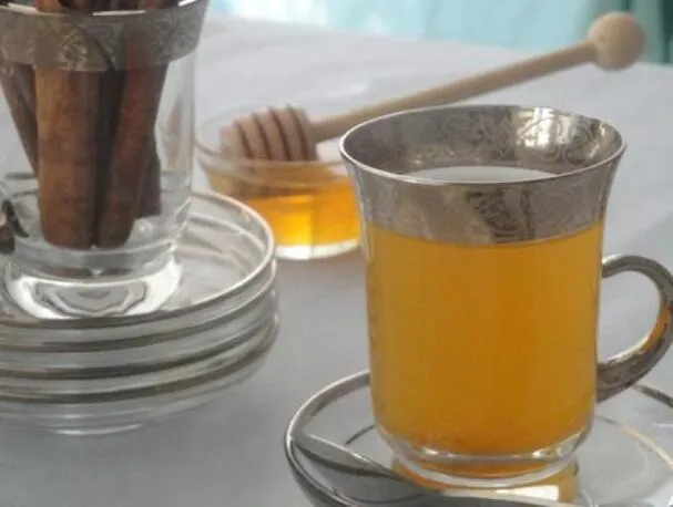 Kahwa (Ceai aromat condimentat din Cașmir)