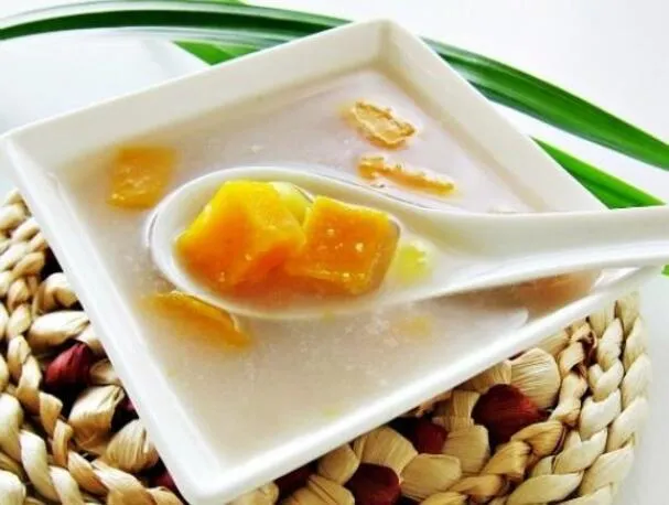 Cremă de cartofi dulci cu nuci de ginkgo