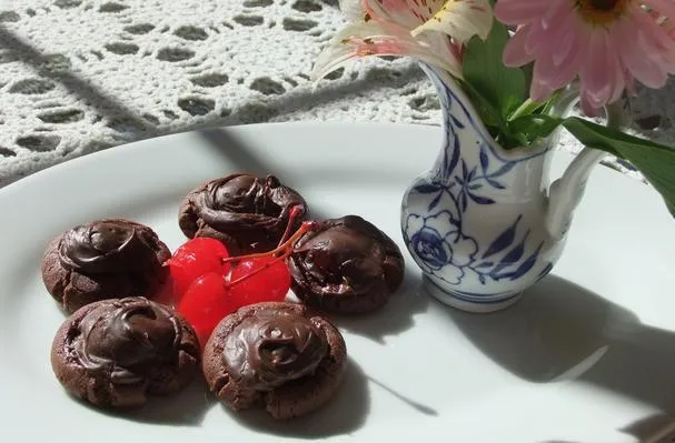 Fursecuri cu Cireșe Acoperite cu Ciocolată